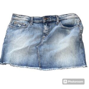 Women’s distressed fringe short denim jean skirt Joes 29